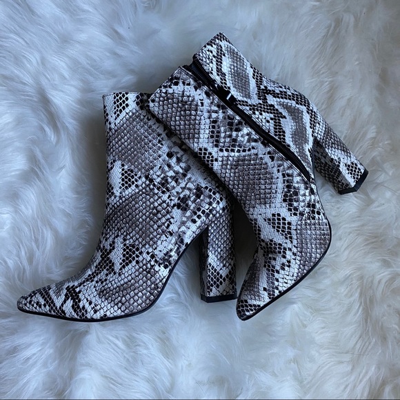 PrettyLittleThing Shoes - Snakeskin Ankle Boot like new